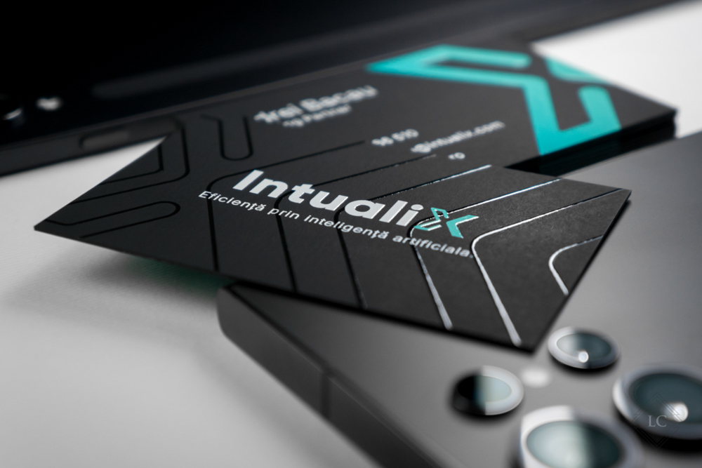 Carti-de-vizita-premium-IT-lac-selectiv-lucios