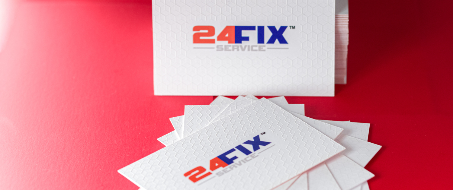 carti de vizita in relief cu cerneala alba