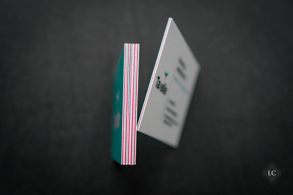 Carti vizita premium pe carton triplu-strat